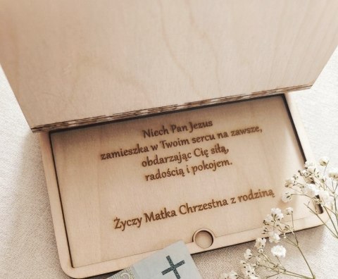Drewniane pudełko na pieniądze -Pamiątka I Komunii Świętej. Personalizacja