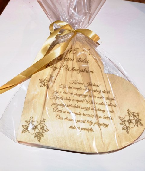 Drewniane serce z grawerem na rocznicę ślubu - prezent personalizowany