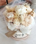 Ekskluzywny Flowerbox z Mydełek Glicerynowych - Beż & Złoto prezent