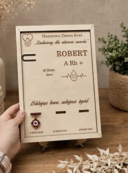 Ekspozytor na odznaki Honorowy Dawca Krwi HDK personalizowany prezent
