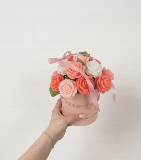 Flowerbox Mydlany - Bukiet Róż Magnolia i Jaśmin - Prezent