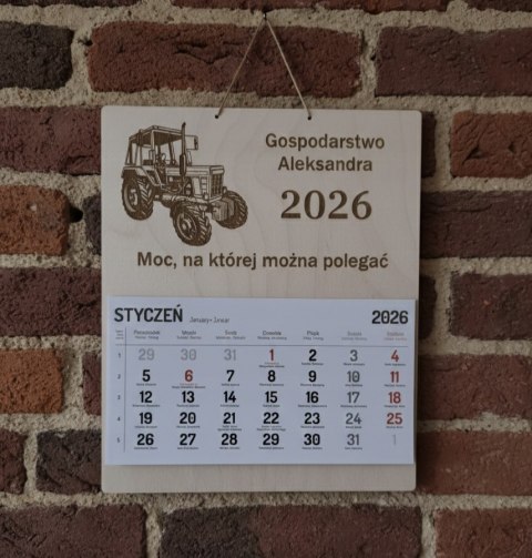 Kalendarz Drewniany 2026 z Ciągnikiem MTZ 82 | Personalizowany | Prezent